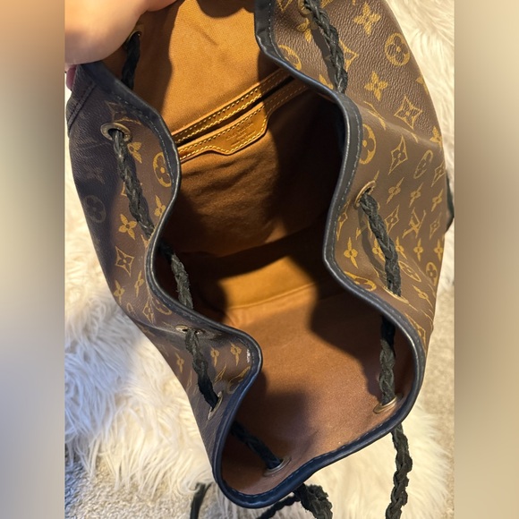 LV Vintage 100% Authentic Louis Vuitton Monogram Canvas Rucksack - Picture 8 of 16